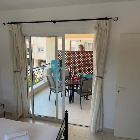 Melania Gardens 2 Bedroom * Klorakas