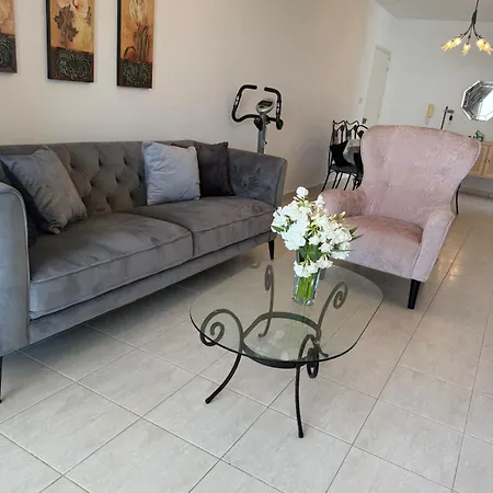 Melania Gardens 2 Bedroom Apartment *