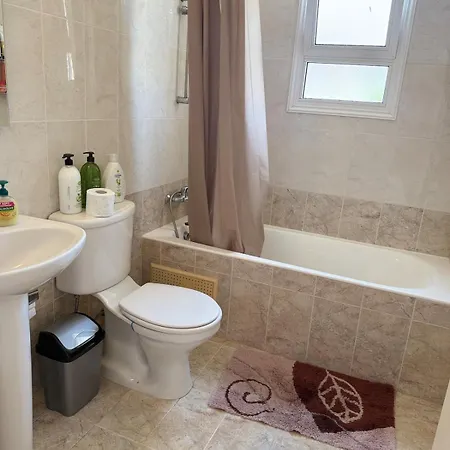 Melania Gardens 2 Bedroom * Klorakas